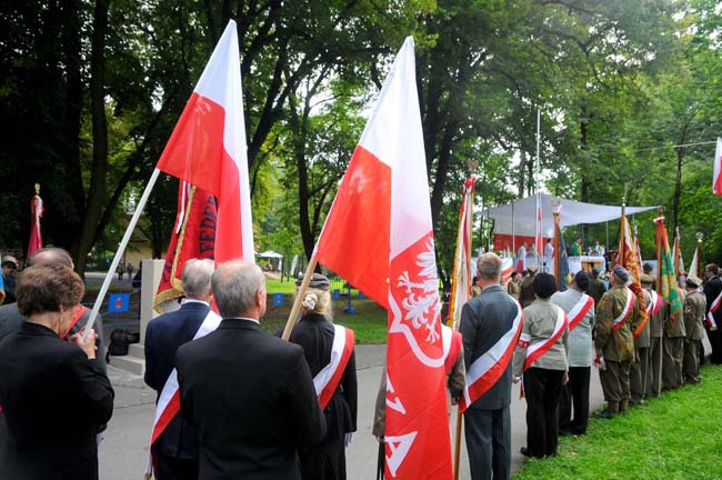 Pomnik gen. Elżbiety Zawackiej