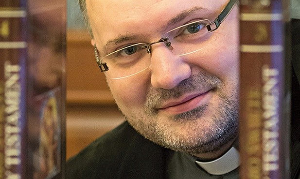 Ks. dr Przemysław Sawa jest odpowiedzialny za program Studium Duchowości
