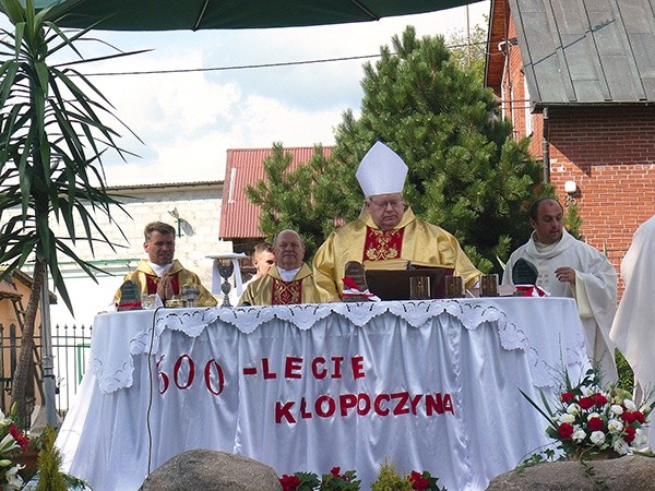  W centrum obchodów jubileuszu wsi była Msza św. polowa