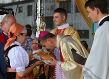 W Czańcu biskup Roman Pindel po raz pierwszy w swojej posłudze przewodniczył diecezjalnym dożynkom