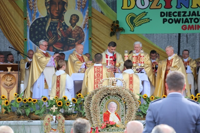 Diecezjalne dożynki w Czańcu