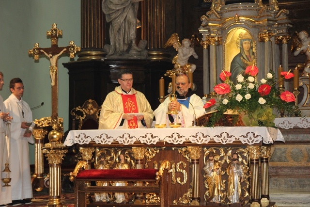 Prymicje bp. Tadeusza Kusego w kościele św. Marii Magdaleny