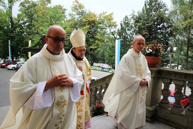 Prymicje bp. Kusego w kościele św. Elżbiety w Cieszynie