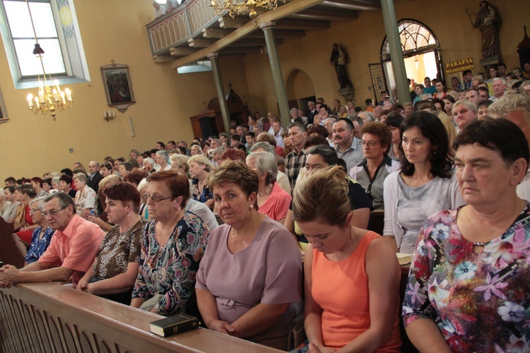 Pielgrzymka dekanatu Branice do Nasiedla