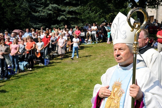 15. rocznica koronacji w Czarnej koło Końskich