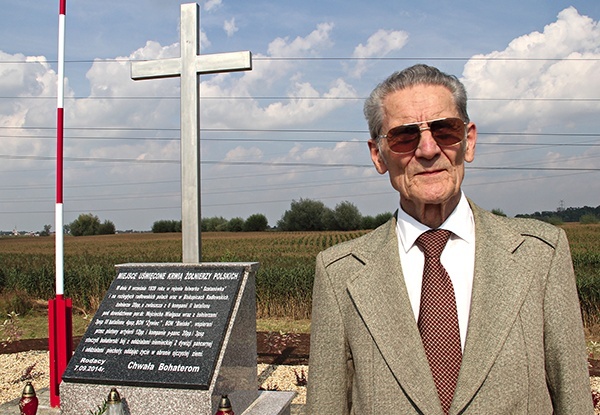 Tadeusz Giza (syn gen. Józefa Gizy) do Radłowa przyjeżdża każdego roku, by modlić się i uczcić pamięć brata Mieczysława, który tu zginął