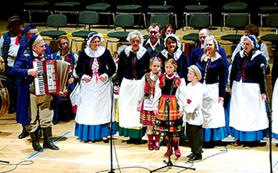  Zespół Warzęgowianie był jednym z wielu goszczących na organizowanym przez „Polest” Festiwalu Rodzin Muzykujących 