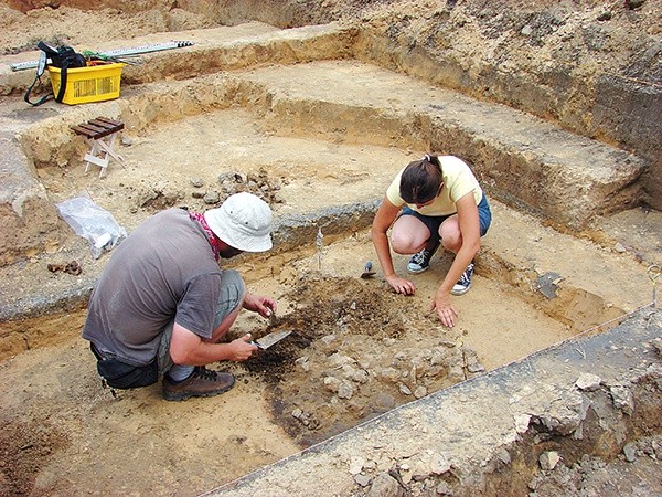 Archeologowie podczas prac badawczych