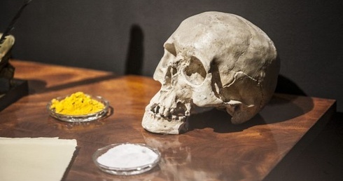 Fartuszki, kielnie i masońska inicjacja