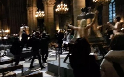 Profanacja w Notre-Dame. Femen uniewinniony