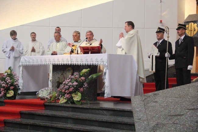 Abp Głódź spotkał się z kolejarzami 