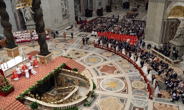 Franciszek na ślubie 20 par małżeńskich