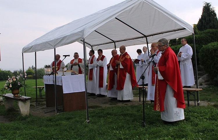 Bielszczanie pod Krzyżem Trzeciego Tysiąclecia