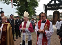 Procesja do kościoła