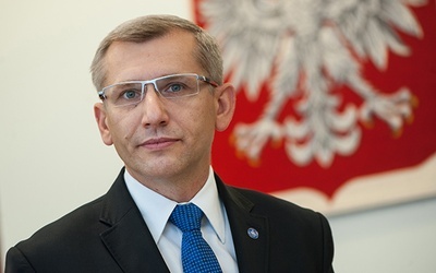 Krzysztof Kwiatkowski (ur. 1971), prawnik, był w latach 2009–2011 ministrem sprawiedliwości, a od roku 2013 jest prezesem Najwyższej Izby Kontroli