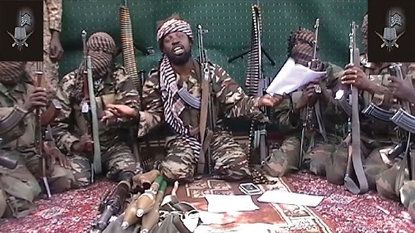 Abubakar Shekau na filmach wideo zachowuje się jak człowiek niezrównoważony