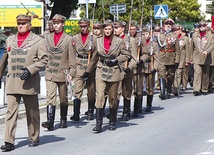  Defilada „Sokoła” przeszła przez centrum Międzybrodzia