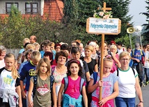 Na zdjęciu grupa wychodząca z Janowic