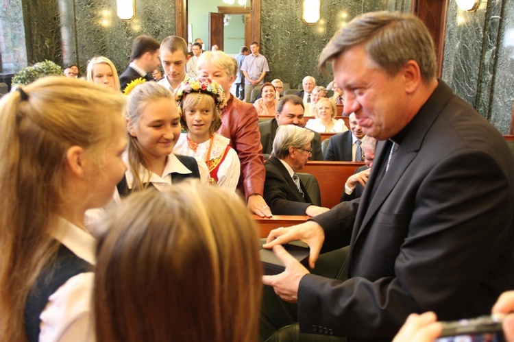 Abp Józef Kupny honorowym obywatelem Chorzowa