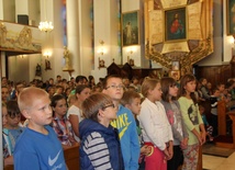 Około 450 uczniów w Tygodniu Wychowania przybyło do sanktuarium w Szczukach 