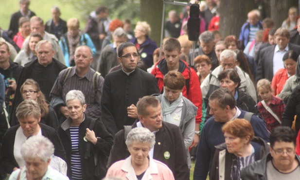 Modlitwa rodzin w Kalwarii, cz. 1.