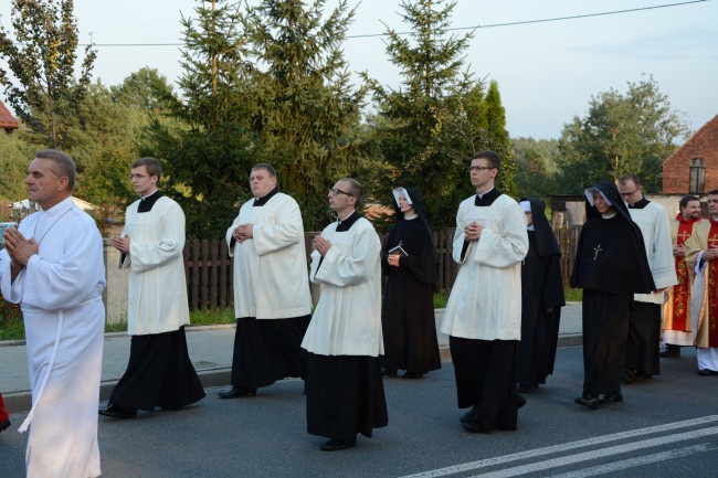 Wprowadzenie relikwii św. Jana Pawła II