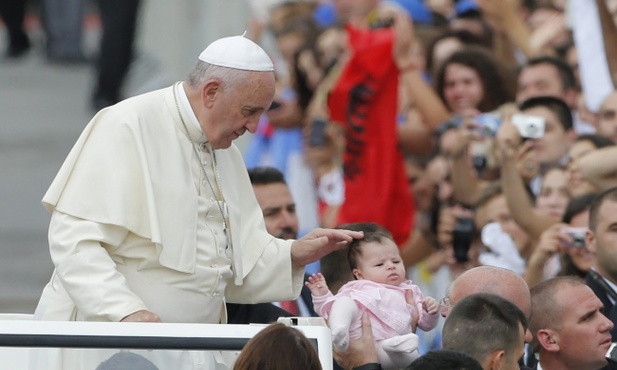 Modlitwa Franciszka za rodziny i za synod