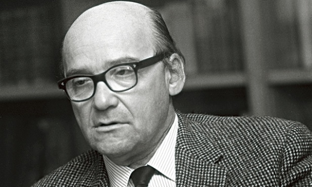 Roman Brandstaetter – prawnuk gorliwego chasyda – jako dziecko uczył się czytać  po polsku na Biblii. Jako dorosły  przyjął chrzest