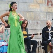 Magda Navarret  i Anna Iberszer  przekazują perfekcyjnie ekspresję ducha flamenco