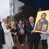 Przekazanie ikony Chrystusa do Staszowa, gdzie odbędzie się kolejne spotkanie