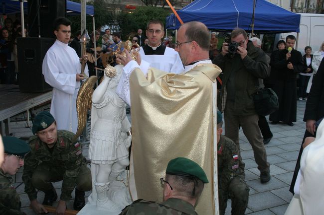 Święty Michał nawiedza Ostrowiec