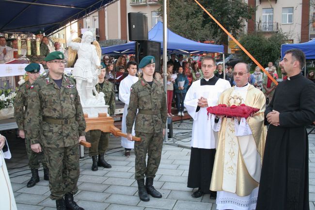 Święty Michał nawiedza Ostrowiec