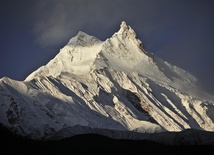 Andrzej Bargiel atakuje Manaslu