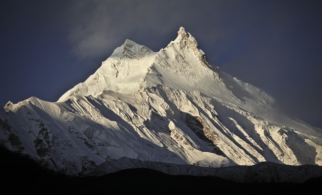 Andrzej Bargiel atakuje Manaslu