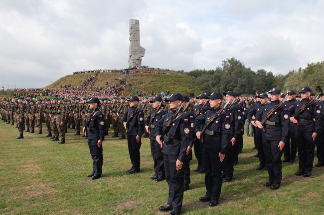 Przysięga podchorążych na Westerplatte