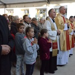 Budują kościół z Maryją