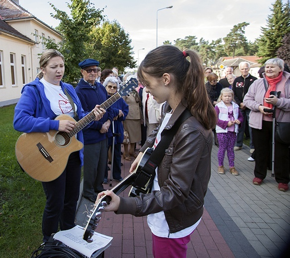 Koronka na ulicy w Bornem Sulinowie