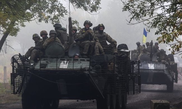 Rebelianci ostrzelali transporter: 7 osób nie żyje