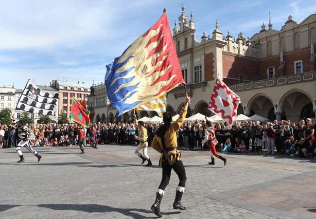 Pokaz średniowiecznych chorągwi Cz. 2