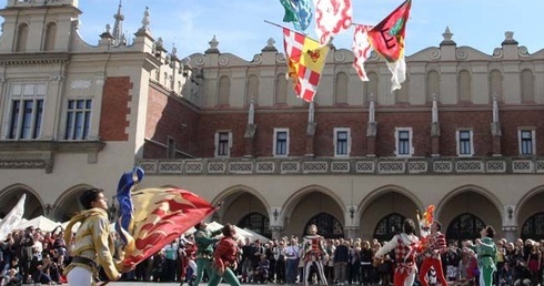 Pokaz średniowiecznych chorągwi Cz. 2