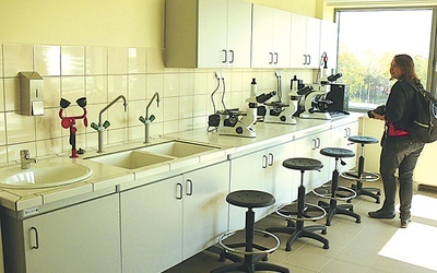  Jedna z laboratoryjnych sal
