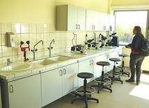  Jedna z laboratoryjnych sal