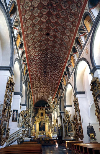  Wnętrze bazyliki pułtuskiej, przebudowanej na styl renesansowy przez Jana Baptystę Wenecjanina