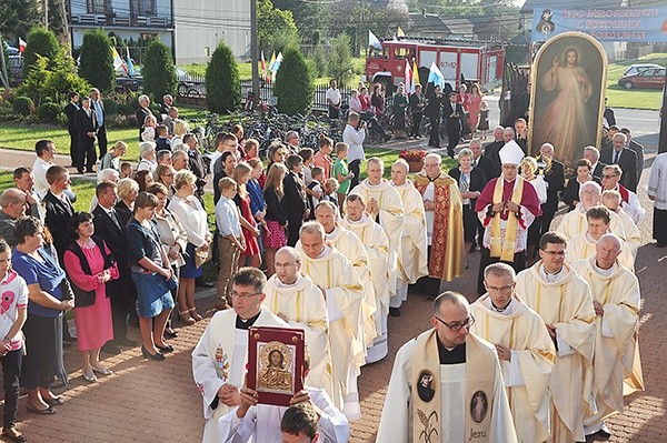  Do Przyborowa obraz przybył w roku jubileuszu parafii