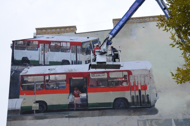 Paryski autobus na ścianie