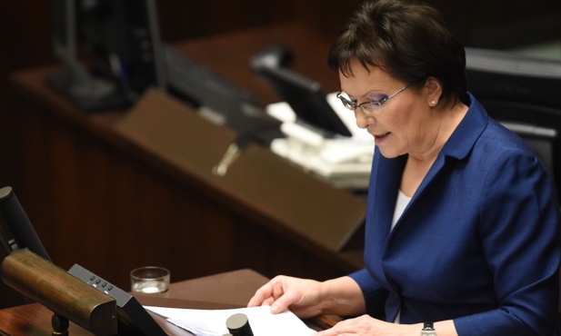 Owacja na stojąco podczas exposé