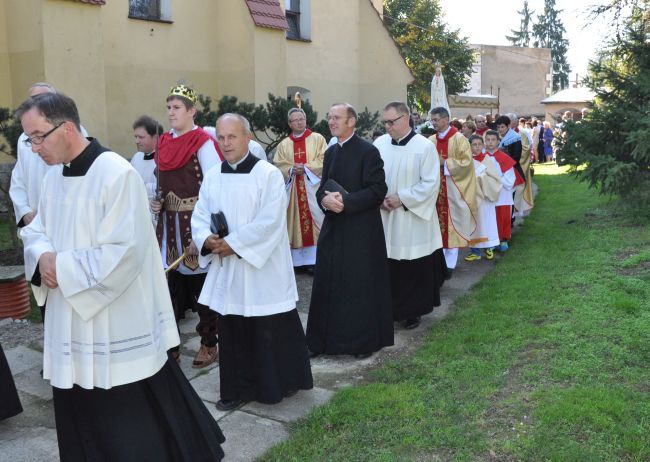 Poświęcenie ołtarza w Chróścinie Nyskiej