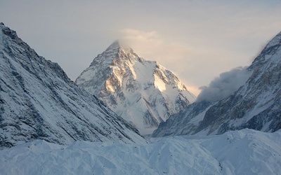 Wyprawa na K2 - Chmielarski i Małek nocują w pierwszym obozie