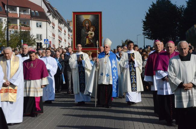 Procesja z Matką Bożą