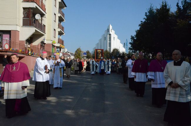 Procesja z Matką Bożą